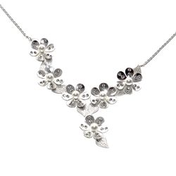 Praqia Stříbrný náhrdelník Pearl blossom TG027NJP_N